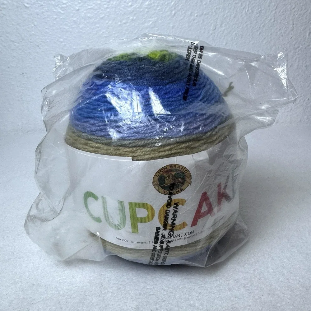 Lion Brand Cupcake Yarn 1 Cake Moody Blue 100% Acrylic 5.3oz / 590yds 3 DK Light